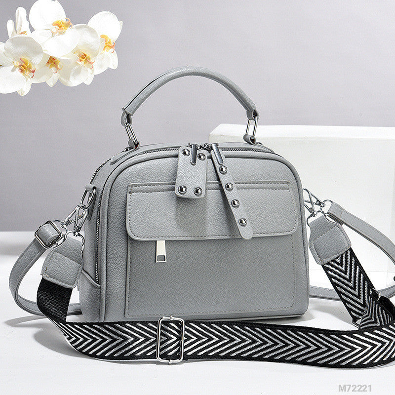 Woman Fashion Bag M72221