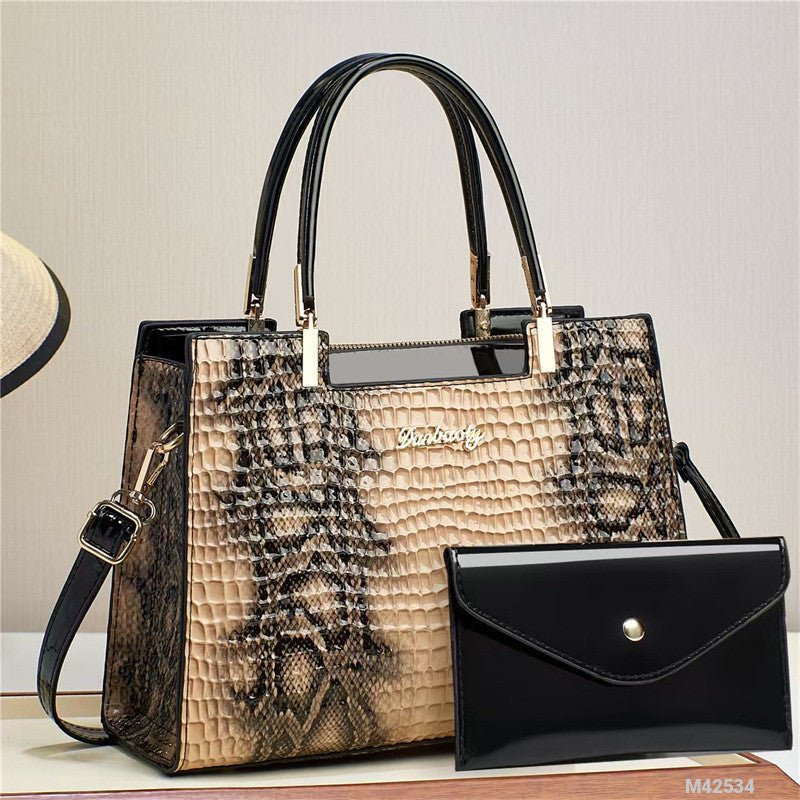 Woman fashion bag M42534