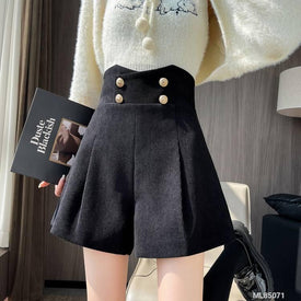 Woman Fashion Shorts ML85071