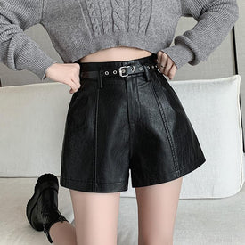Woman Fashion Shorts DL52108