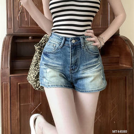 Woman Fashion Shorts MT44580