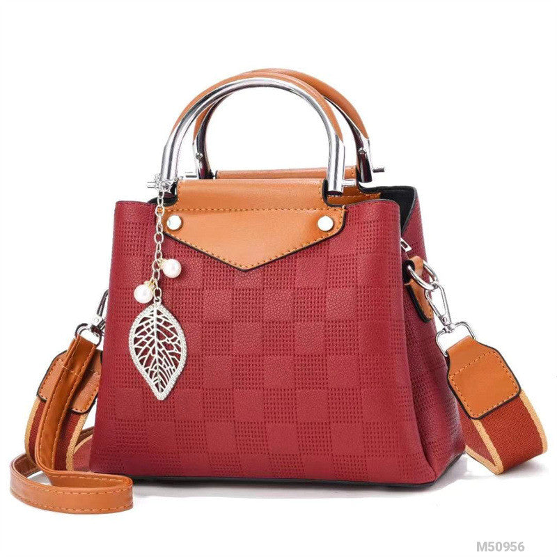 Image of Woman Fashion Bag M50956