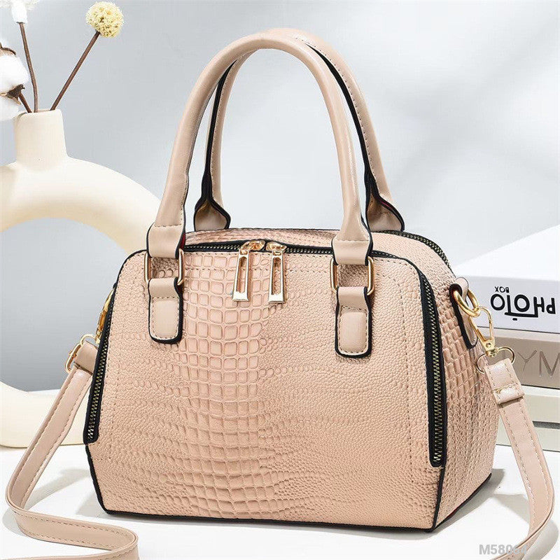 Image of Woman Fashion Bag M58064