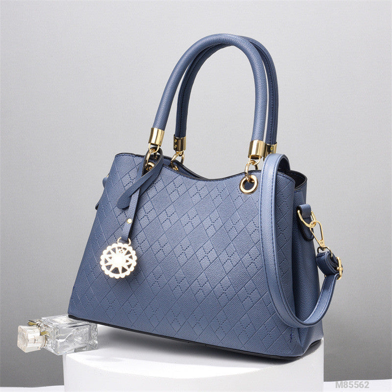 Image of Woman Fashion Bag M85562