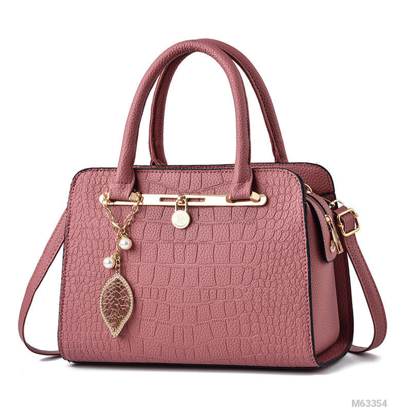 Image of Woman Fashion Bag M63354