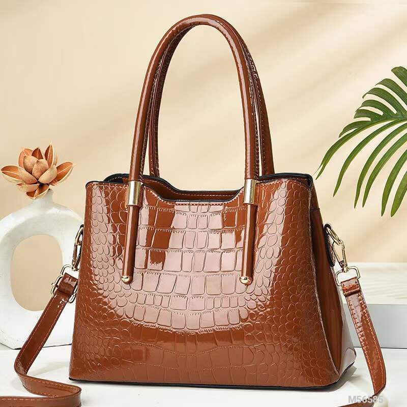Image of Woman Fashion Bag M56585