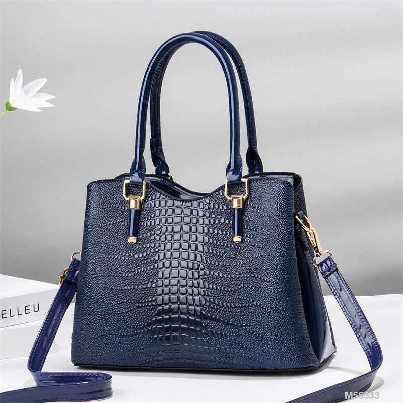 Image of Woman Fashion Bag M55333