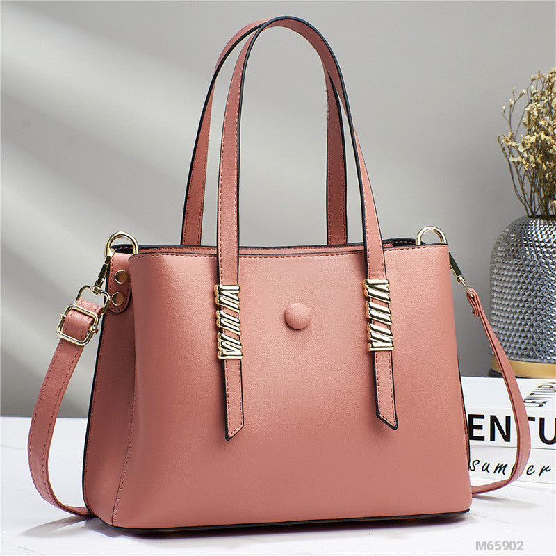Image of Woman Fashion Bag M65902