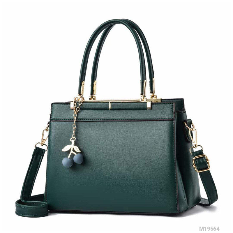 Image of Woman Fashion Bag M19564