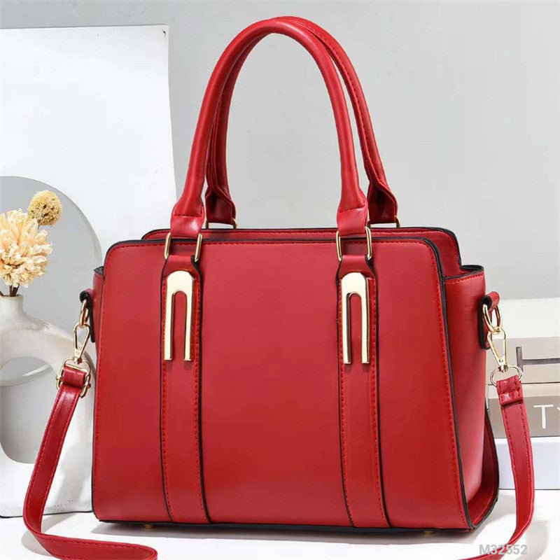 Image of Woman Fashion Bag M32552