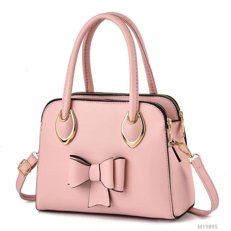 Image of Woman Fashion Bag M19895